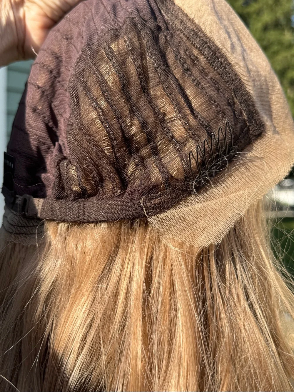 Blonde Wavy Women's Wig - Natural Honey Blonde